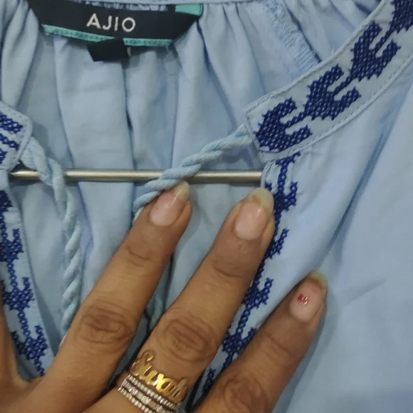 Stylish top with tassels - Picture 4 of 5